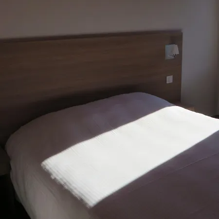 Brit Rouen Sud Val De Reuil 호텔 Val-de-Reuil