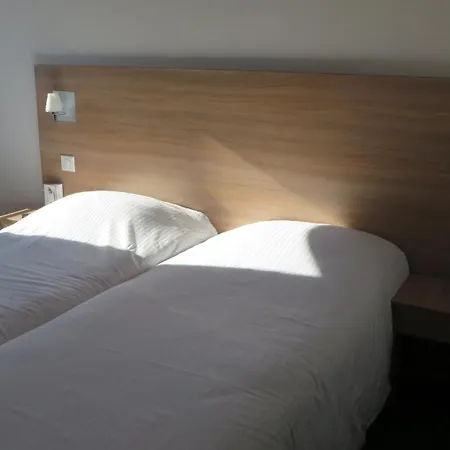 מלון Brit Rouen Sud Val De Reuil 3*