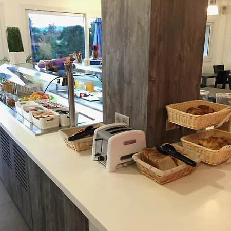 Hotel Rouen Est / Val De Reuil 3*