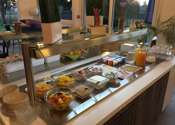 Hotel Rouen Est / Val De Reuil