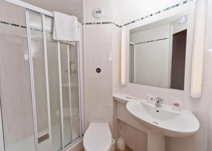 Brit Rouen Sud Val De Reuil 3*