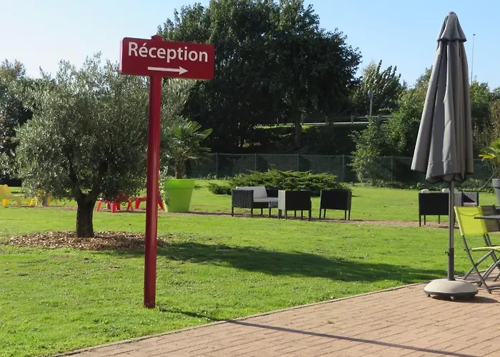 Hotel Rouen Est / Val De Reuil